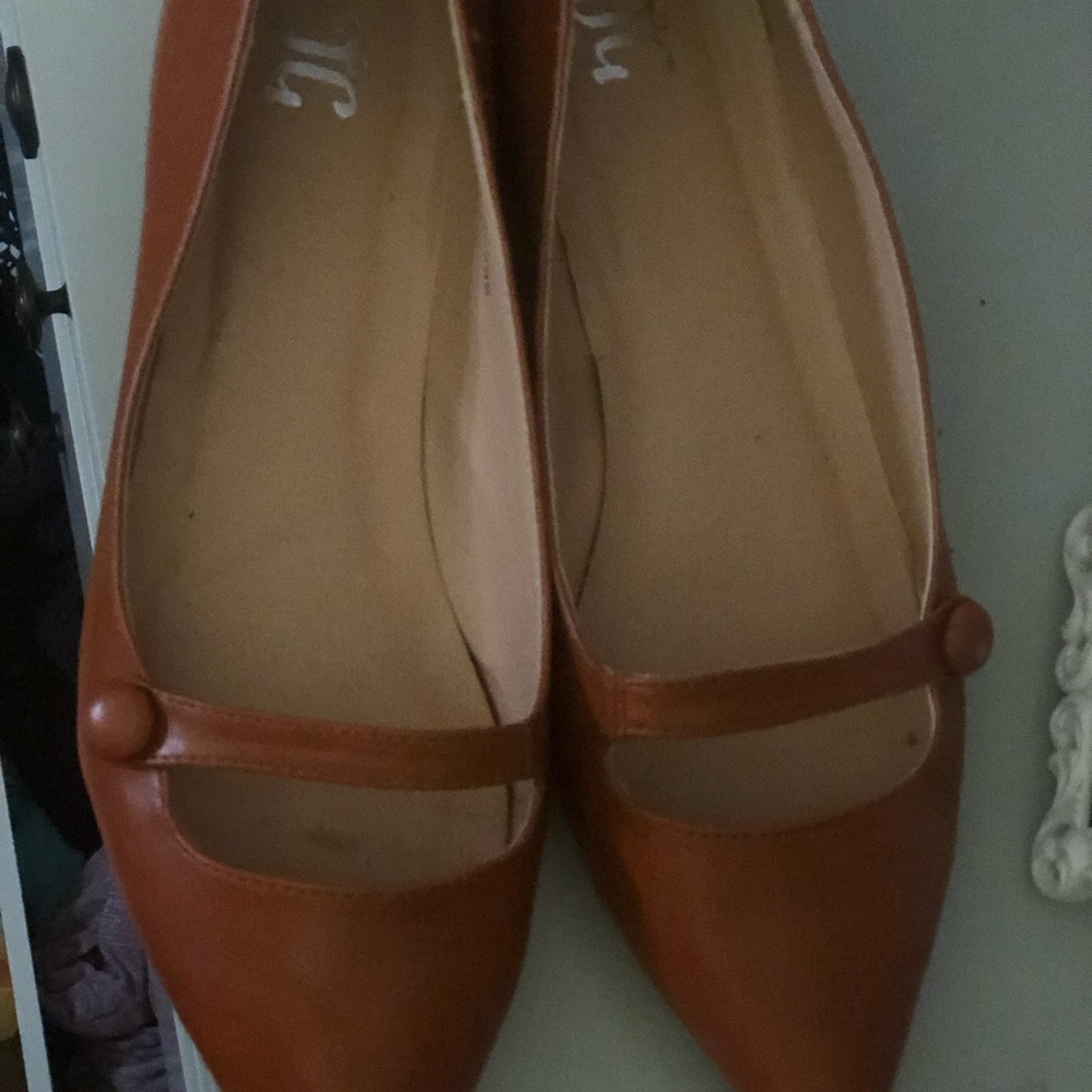 Journee Collection Vasha Flat - Picture 2 of 4